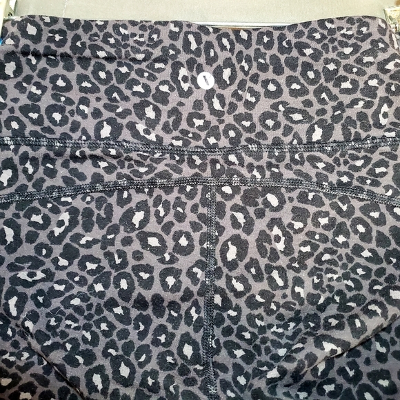 LN Black Leopard Print Mid-rise Leggings SZ L 12-14 by Xersion. - Picture 6 of 9